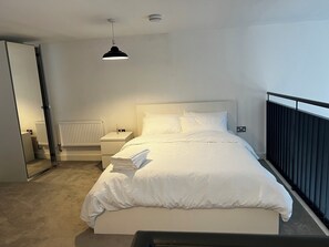 1 chambre, fer et planche à repasser, Wi-Fi gratuit, draps fournis