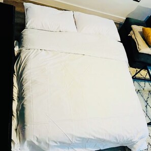 1 chambre, fer et planche à repasser, Wi-Fi gratuit, draps fournis