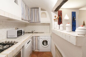 Réfrigérateur, four, plaque de cuisson, lave-vaisselle