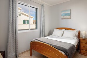 3 Schlafzimmer, Bügeleisen/Bügelbrett, WLAN, Bettwäsche