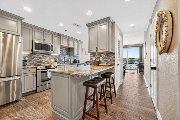 Private kitchen - 2 Bedroom Waterfront Condo (Fort Walton Beach)