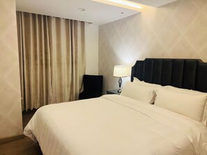 公寓, 2 間臥室, 陽台, 城市景觀 | 1 間臥室、遮光布/窗簾、隔音、熨斗/熨衣板