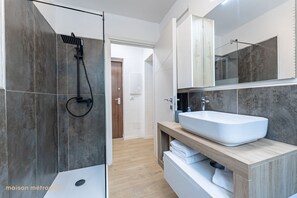 Douche, bidet