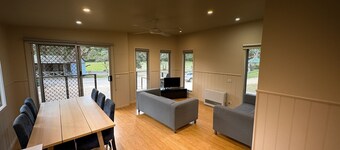 FDE 29 - FAMILY DELUXE 3 BEDROOM CABIN