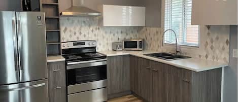 Micro-ondes, four, plaque de cuisson