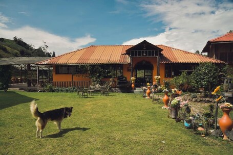 Fachada de la propiedad