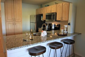 Condo, 1 King Bed with Sofa bed (Seascape Lakefront Villas 124) | Private kitchen - Seascape Lakefront Villas 124 (Miramar Beach)