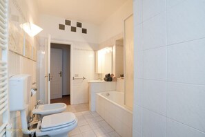 Bidet
