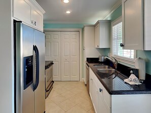 Condo (1 Bedroom) | Property amenity