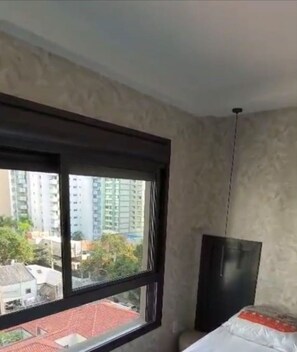 1 chambre, bureau, fer et planche à repasser, accès au Wi-Fi (inclus)