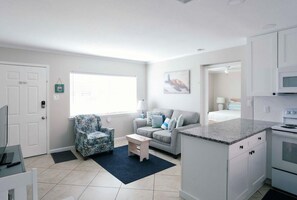 Townhome, 1 King Bed (Capri by the Gulf 105) | Living area