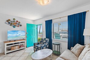 單棟房屋, 1 張特大雙人床及 1 張梳化床 (Capri by the Gulf 106) | 客廳 | 電視