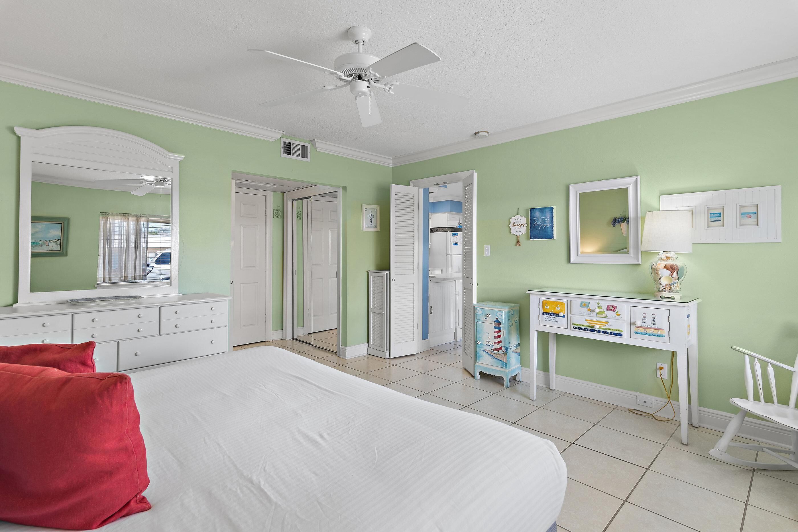 Townhome, 1 King Bed with Sofa bed (Capri by the Gulf 112)