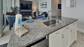 Condo (3 Bedrooms) | Property amenity