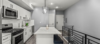 The Serenity Escape
Charming 3bd 2.5 ba Oasis