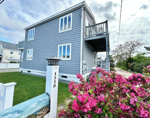 Plum Island Cottage | Easy Beach Access