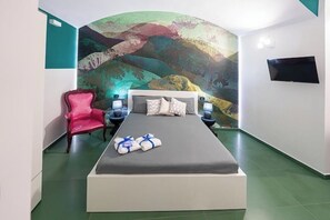 1 bedroom, desk, travel crib, free WiFi