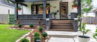 College Hill Creole - Hot Tub! Massage Chair! Fire Pit! Amazing Outdoor Space!