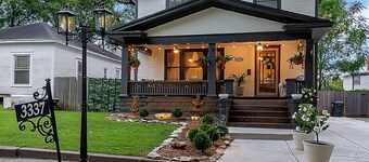 College Hill Creole - Hot Tub! Massage Chair! Fire Pit! Amazing Outdoor Space!