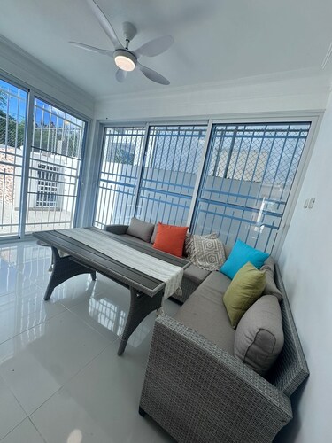 4BR Villa, Getaway Pool, 2 Balconies, Mountain Views & Peaceful Vibes