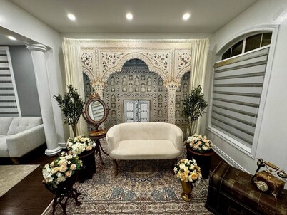 Luxury | Wedding/Group Ready | Airport & Downtown