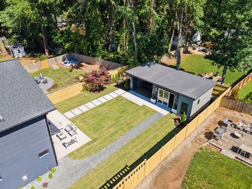 Modern Luxury Tiny House w/ Private Hot Tub, Spa Shower & Designer Touches