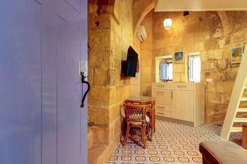 Timeless Elegance: 900-Year-Old Renovated Studio