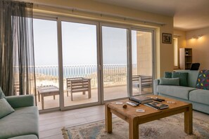 Smart TV - Elegant Apt with Open Views (Ix-Xagħra)