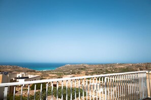 Property grounds - Elegant Apt with Open Views (Ix-Xagħra)