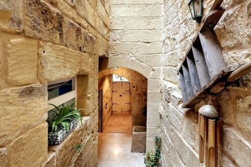 Elegant Studio in Heritage Home - Private Terrace
