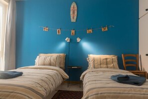 2 dormitorios, escritorio, wifi gratis y ropa de cama