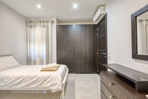 2 室のベッドルーム、WiFi、ベッドシーツ