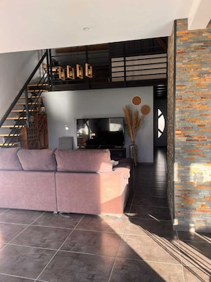 TV - Riboleys - Maison de 100m2 avec jardin (Vias)