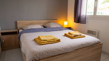 3 chambres, lit parapluie