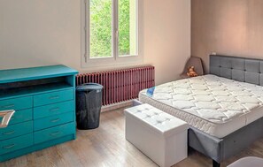 3 bedrooms, free WiFi, bed sheets
