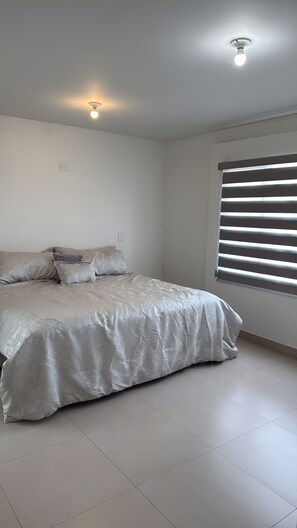 3 chambres, fer et planche à repasser, Wi-Fi, draps fournis