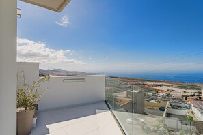 Property grounds - Villa with private pool (Barrio Los Menores)
