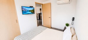 1 bedroom, in-room safe, desk, iron/ironing board