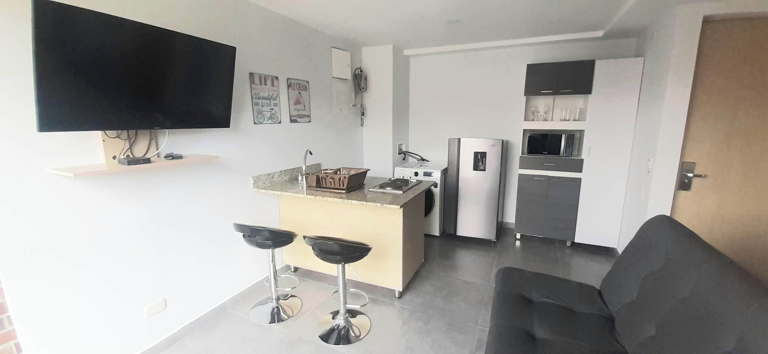 TV connectée de 40 pouces avec chaînes par câble