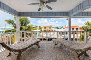 Terrace/patio - Enchanting Island Escape with water views, Large House in Tavernier (Tavernier)
