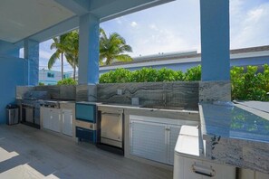 Property grounds - Enchanting Island Escape with water views, Large House in Tavernier (Tavernier)