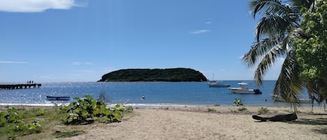 Camastros y toallas de playa