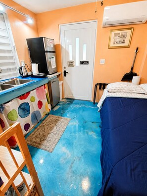 1 dormitorio, tabla de planchar con plancha, cuna de viaje y wifi gratis