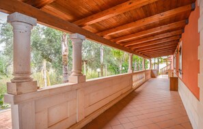 Property grounds - Nice home in Vittoria (Vittoria)