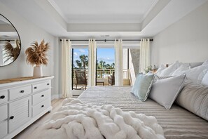 3 bedrooms, desk, iron/ironing board, travel crib