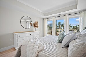 3 bedrooms, desk, iron/ironing board, travel cot - MyStay at 235 Shorewood - Luxury Oceanfront 3BR - S. Forest Beach + Near Coligny (Hilton Head Island)