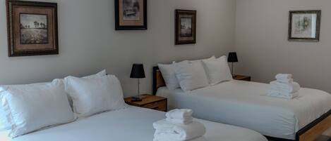 5 habitaciones, tabla de planchar con plancha y wifi gratis