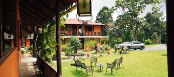 Las Orquídeas Runtun Lodge