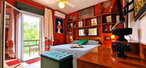 4 bedrooms, iron/ironing board, free WiFi