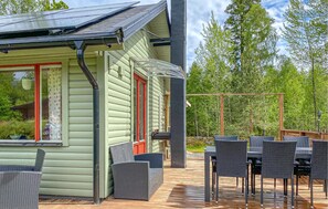 Outdoor dining - Gorgeous home in Ryd with sauna (Ryd)